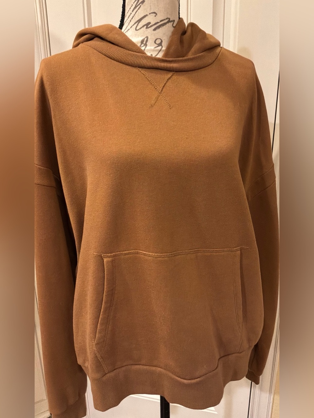 Richer Poorer Relaxed Hooded Pullover in Carmel Brown
